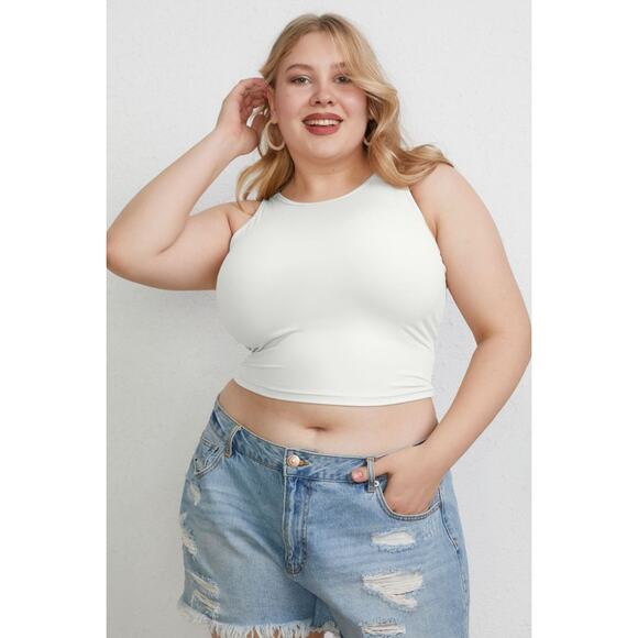 Everyday Crew Neck Slim Tank - Picture 5 of 7